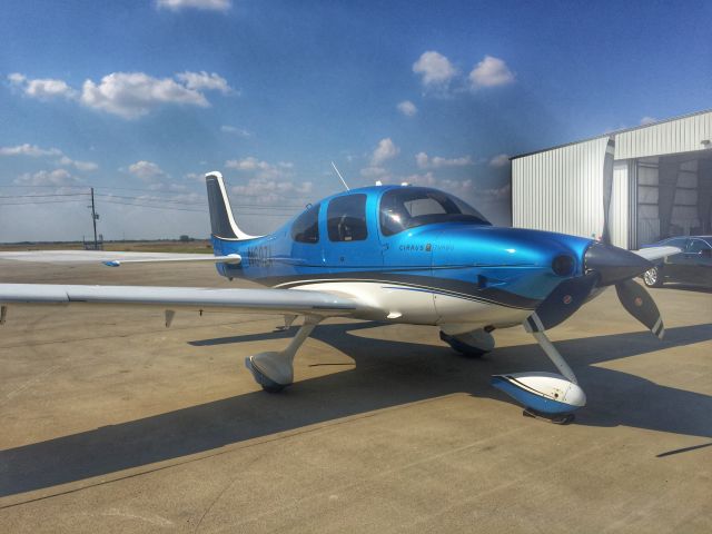 Cirrus SR-22 (N69ZA)