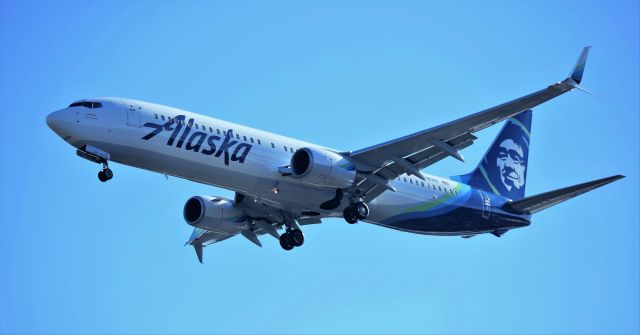 Boeing 737-900 (N318AS) - SLC-SEA   10-31-21