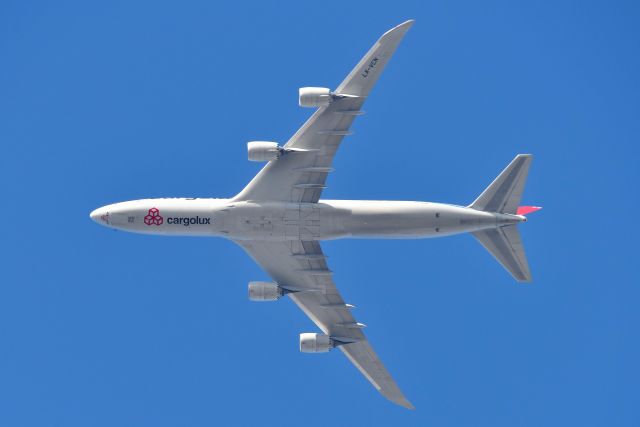 BOEING 747-8 (LX-VCN) - Over the top of ORD at 7000 ft on the downwind for 28-C