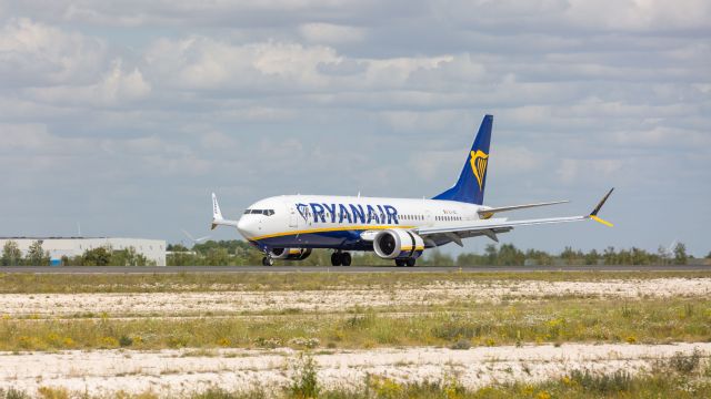 Boeing 737-700 (EI-IGL)