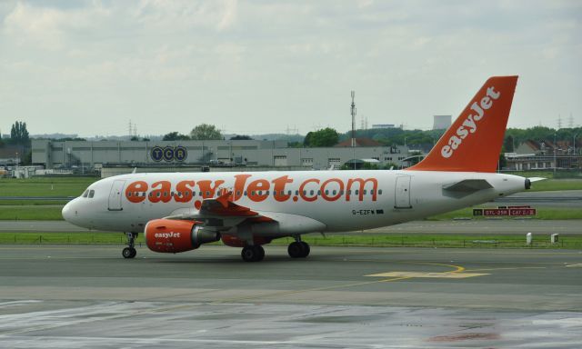 Airbus A319 (G-EZFW) - EasyJet Airbus A319-111 G-EZFW in Brussels