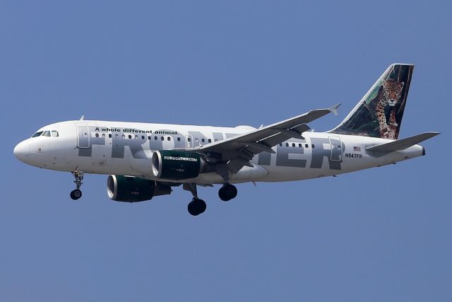 Airbus A319 (N947FR) - Landing.