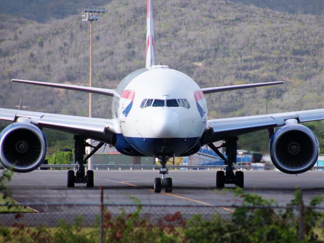 Boeing 777-200 (G-YMMC)