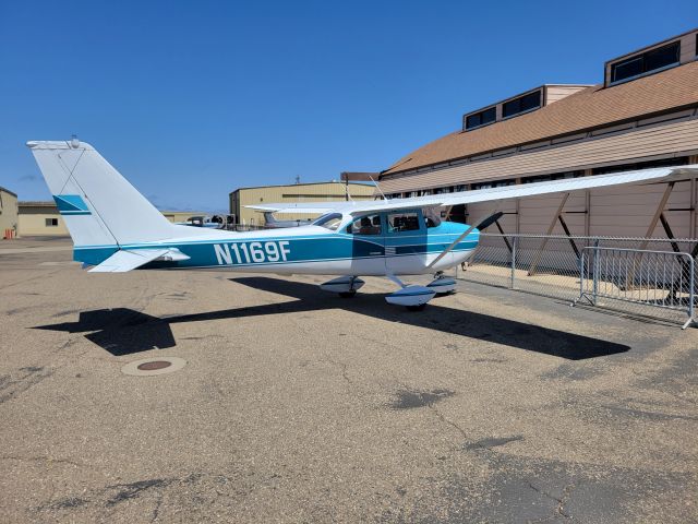 Cessna Skyhawk (N1169F)