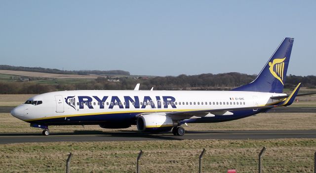 Boeing 737-700 (EI-DHC) - Ryanair