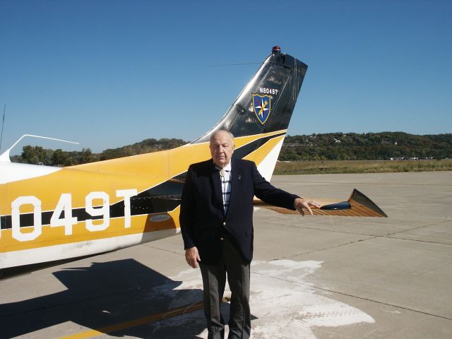 Cessna Skylane (N9049T) - Pete........retired WW II bomber pilot and now retired from flying....he will be greatly missed at JEF