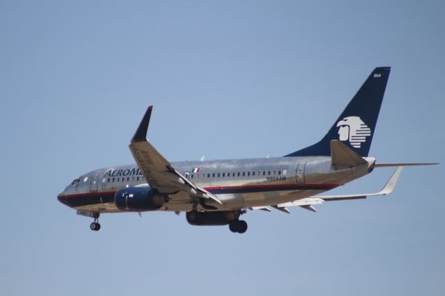 Boeing 737-700 (N904AM) - APPROACH 27 MMTJ