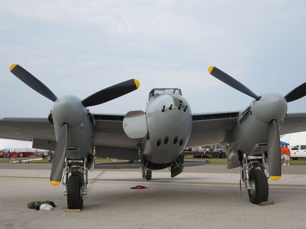 De Havilland Mosquito (N114KA) - Mosquito @ "Thunder"