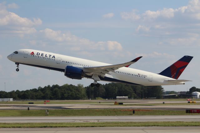 Airbus A350-900 (N570DZ)