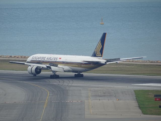 Boeing 777-200 (9V-SQM)