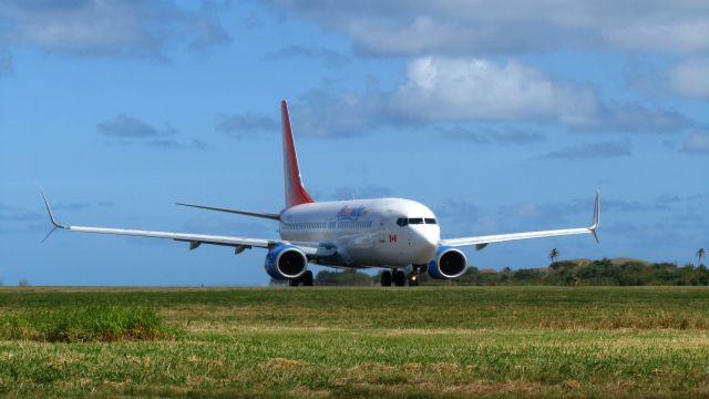 Boeing 737-800 (C-FDBD)