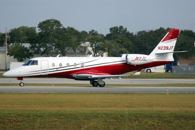 IAI Gulfstream G150 (N239JT) - Jet It Gulfstream G150 departing rwy 25 on 17-Oct-22 heading for KSHV as JIT82.