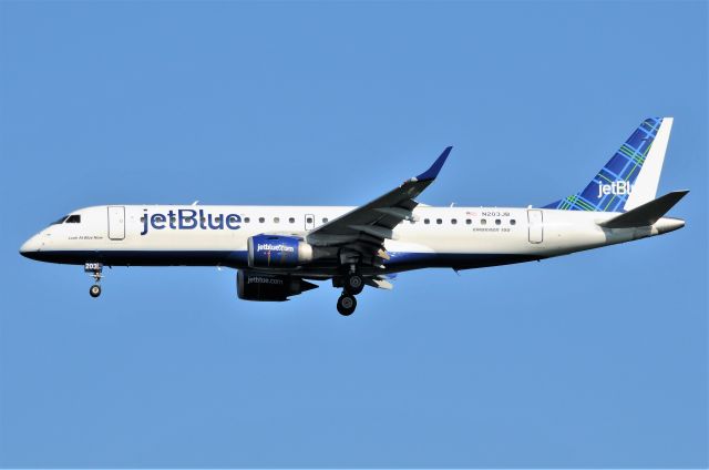 Embraer ERJ-190 (N203JB)