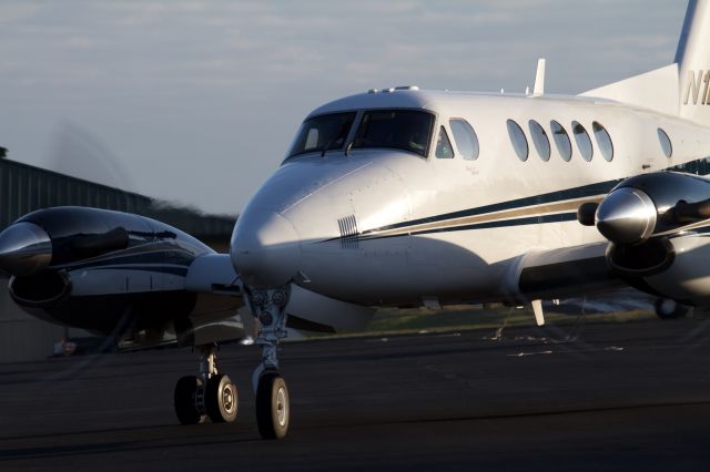 Beechcraft Super King Air 200 (N123ML)