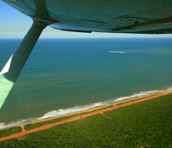 Cessna Skyhawk (PT-JTK) - CESSNA 172 LANDING IN VILA VELHA-ES, BRAZIL.