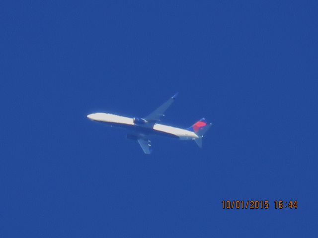 Boeing 737-900 (N823DN)