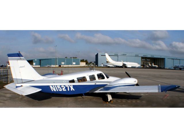 Piper Seneca (N1527X) - Piper Seneca.