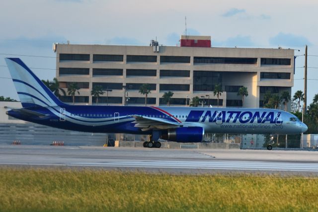 Boeing 757-200 (N176CA)