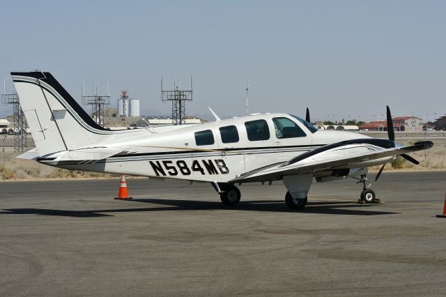 Beechcraft Baron (58) (N584MB)