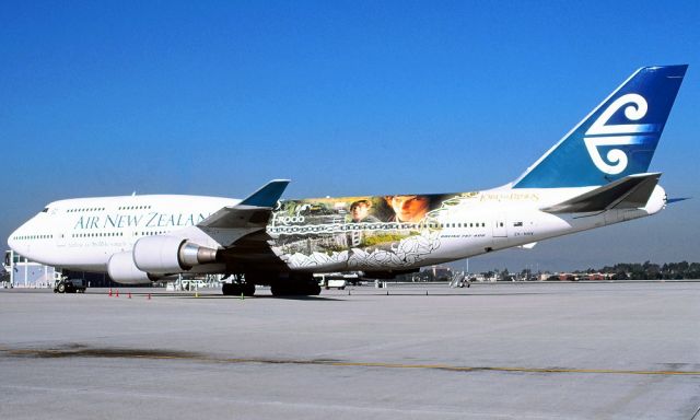 Boeing 747-400 (ZK-NBV) - wow I just was up close and personal this day when i had taken this photo of air new zealands Lord Of the Rings jet here at KLAX there were a few plane spotters here with me after this flight NZ6 arrived from NZAA Beautiful 