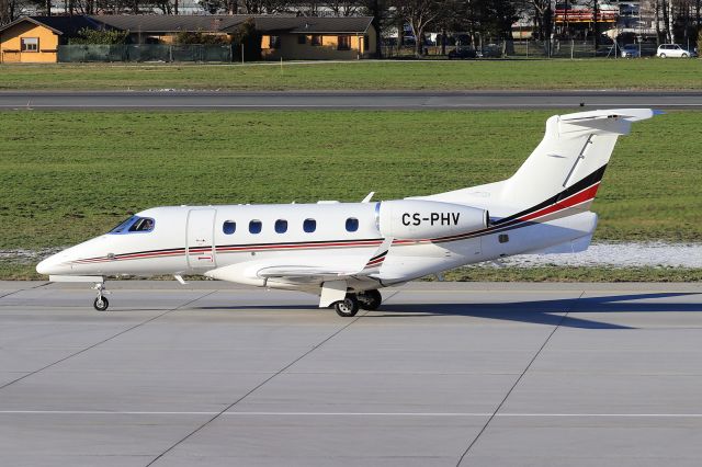 Embraer Phenom 300 (CS-PHV)