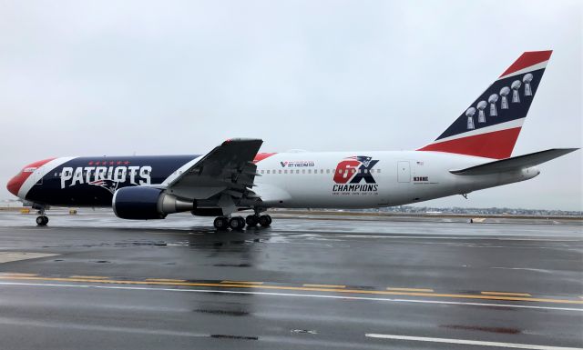 BOEING 767-300 (N36NE)