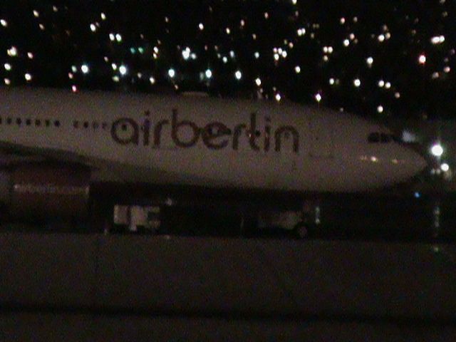 Airbus A330-200 —