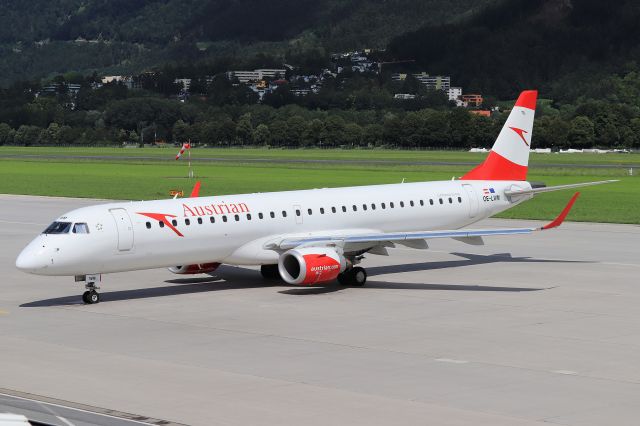 EMBRAER 195 (OE-LWM)