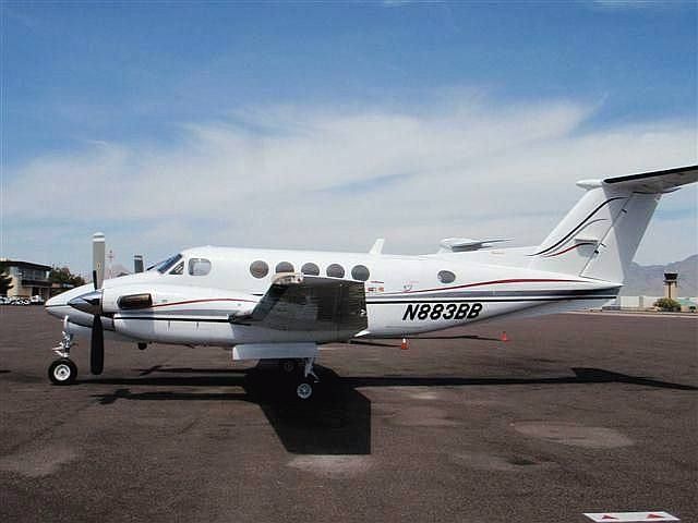 Beechcraft Super King Air 200 (N883BB)