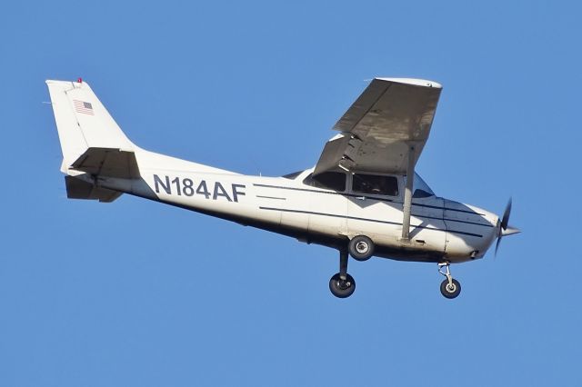 Cessna Skyhawk (N184AF)