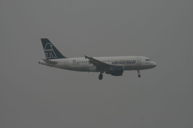 Airbus A320 (N634MX)