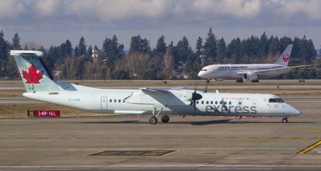 de Havilland Dash 8-400 (C-GGMI)