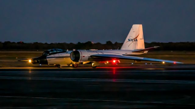 Martin WB-57 (N927NA) - NASA927 taxis back after a mission