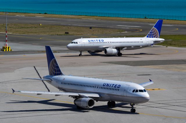 Airbus A320 (N411UA)