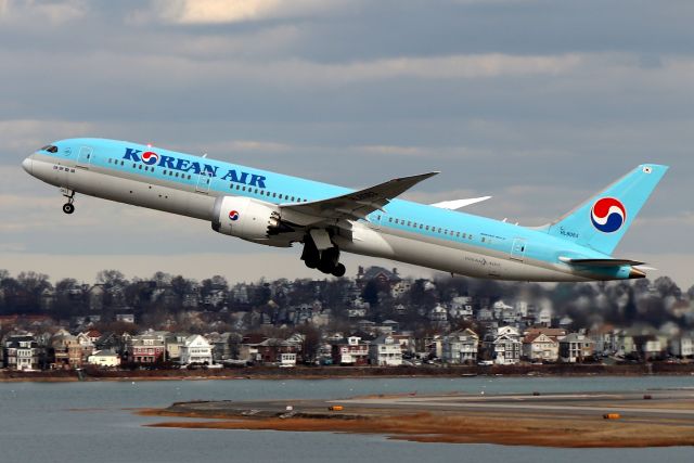 Boeing 787-8 (HL8083) - 'Koreanair 92' departing to Seoul on 33L