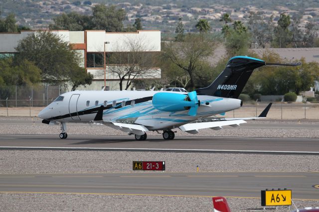 Bombardier Challenger 300 (N409MR)