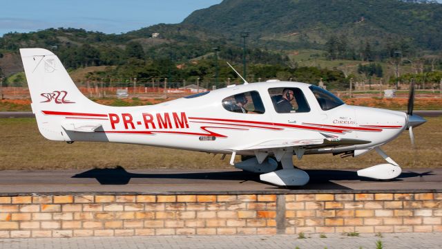 Cirrus SR-22 (PR-RMM)