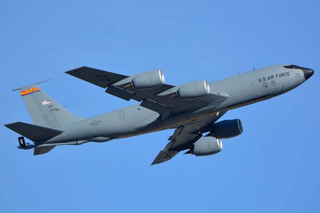 Boeing 707-300 (61-0284) - Boeing KC-135R 61-0284 of the 161st Air Refueling Wing at Phoenix Sky Harbor on January 17, 2016.