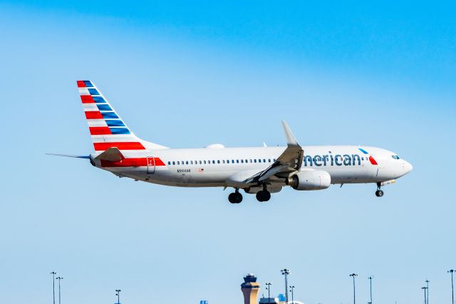 Boeing 737-800 (N944AN) - American Airlines 737-800 landing at DFW on 12/25/22. Taken with a Canon R7 and Tamron 70-200 G2 lens.