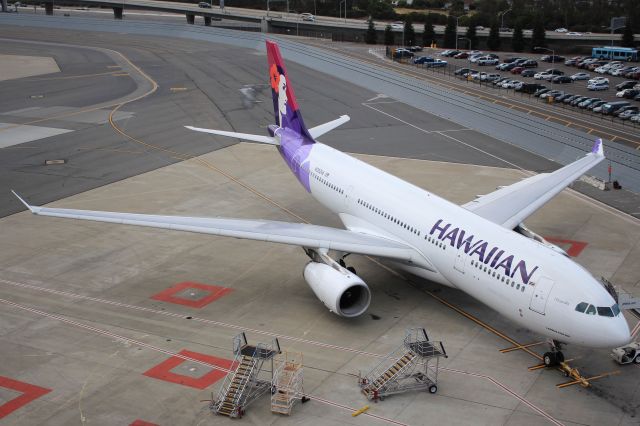 Airbus A330-200 (N392HA)