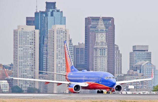 Boeing 737-700 (N774SW) - Southwest Skyline view of the Hub