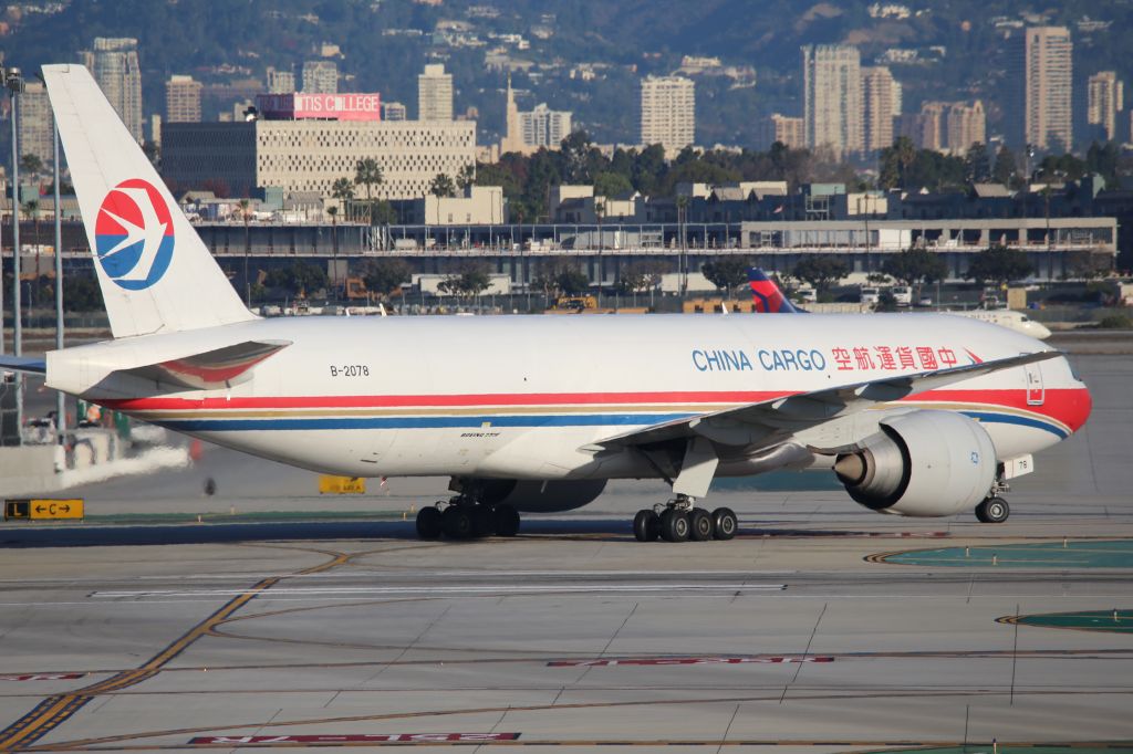BOEING 777-200LR (B-2078)