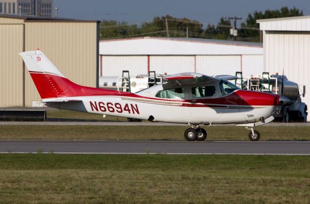 Cessna Centurion (N6694N)