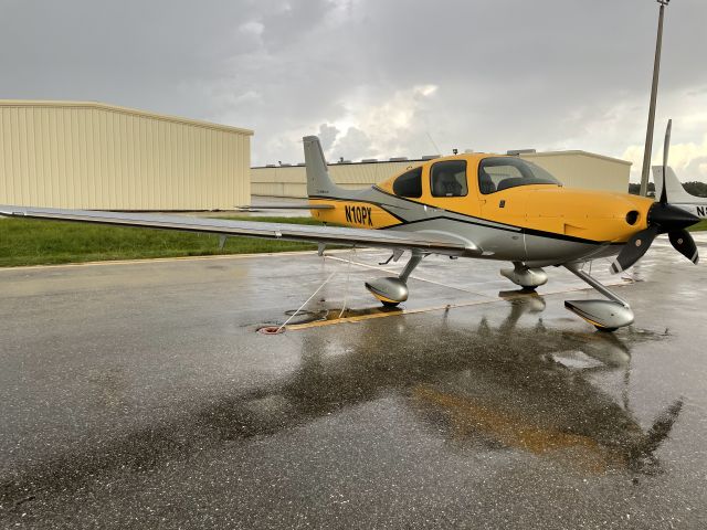 Cirrus SR22 Turbo (N10PX)