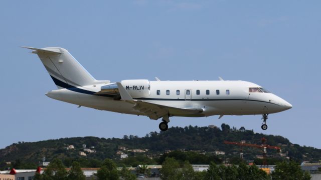 Canadair Challenger (M-RLIV)