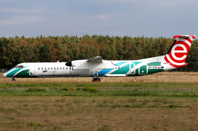 de Havilland Dash 8-400 (SP-EQE)