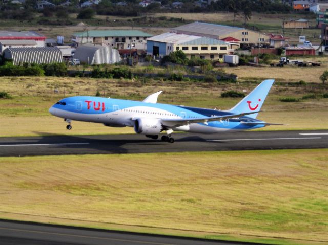 Boeing 787-8 (G-TUIH)