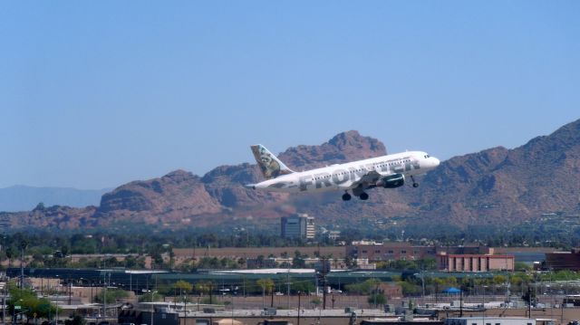 Airbus A319 (N923FR)