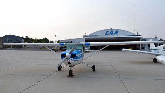 Cessna Commuter (N567GS) - Cessna 150L N567GS in Spokane Felts Field 