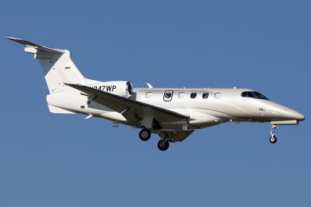 Embraer Phenom 300 (N247WP)